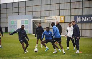 Çaykur Rizespor’da Fenarbahçe maçı hazırlıklarını...