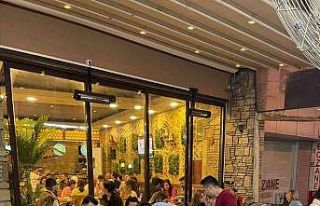 Cihangir Kebap, iftarda dolup taşıyor