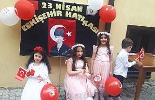 Çocuklar 23 Nisan’ı resim çizerek kutladı