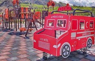 Çocuklar bu pistte trafik kurallarını eğlenerek...