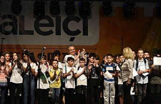 Çocuklar Kaleiçi’ni profesyonel rehberler eşliğinde...