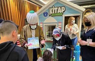 Çocukların reçetesine kitap yazıldı