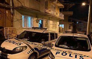 Çocuklarını görmek için eski kocasının evine...