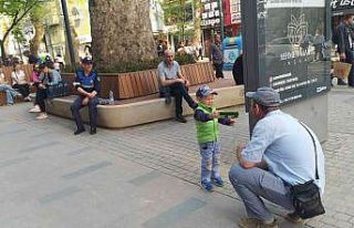 Cumhuriyet Bulvarı’nda kaybolan çocuk ailesine...