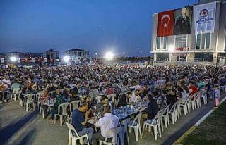Denizli’de 7 bin kişi aynı iftar sofrasında buluştu