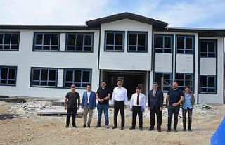 Depreme dayanıksız olduğu için yıkılan okulun...