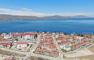 Depremin merkez üssünde vatandaşlar evlerine kavuşmanın...