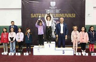 Derince’de satranç şöleni