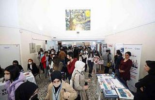 DEÜ, gençlere kariyer fırsatları sunmayı sürdürüyor