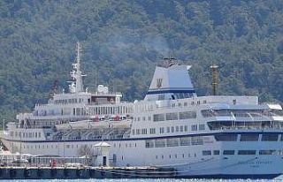 Dev yolcu gemisi Marmaris Limanı’na demir attı