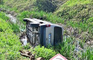 Devrilen bidonu düzeltirken kaza yaptı