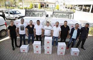 Döşemealtı’nda 1 haftada 2 bin 500 aileye gıda...