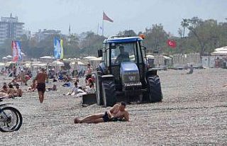 Dünyaca ünlü sahil, traktörlerle tarla gibi sürülüp...