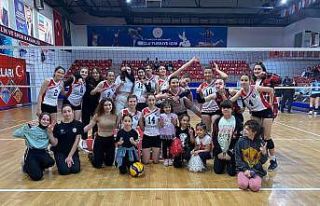 Düzce Voleybol takımı yükselme maçlarına kaldı