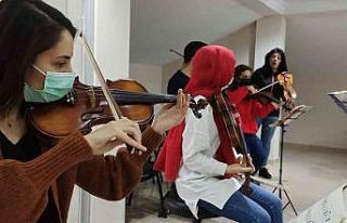 Düzce’de geleceğin keman virtüözleri yetişiyor