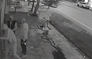 Eczane soygunu güvenlik kamerasına yansıdı