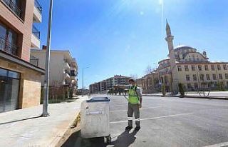 Elazığ Belediyesi larva ilaçlama çalışmalarını...