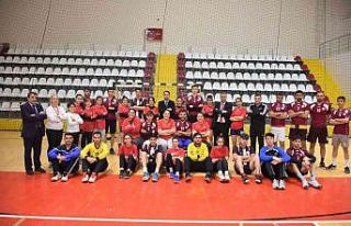 Elazığ Gençlikspor hem kadınlarda hem erkeklerde...