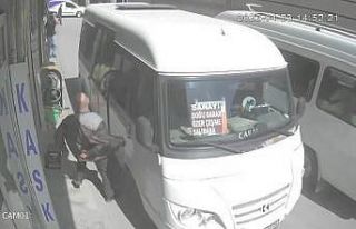 Elazığ’da ilginç kaza kameralara yansıdı