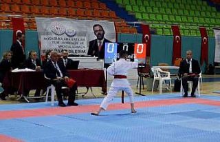 Elazığ’da karate grup müsabakaları başladı