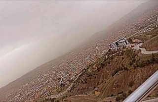Elazığ’da toz taşınımı etkili oldu