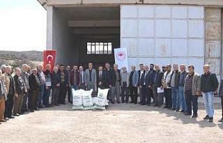 Emet’te arıcılara 6 bin 50 kilogram şeker dağıtıldı