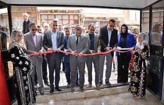 Emet’te resim ve el sanatları sergisi açıldı