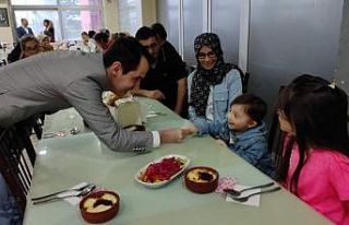 Engelli, öksüz ve yetimler gönül sofrasında buluştu