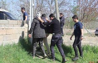 Erzincan polisi ’umut tacirlerine’ göz açtırmıyor