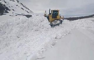 Erzurum’da kar kalınlığı 5 metreyi aştı
