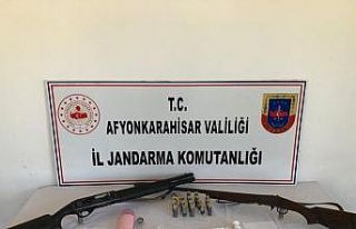 Evinde uyuşturucu satan şahıs tutuklandı