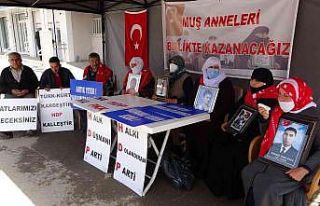 Evlat nöbetindeki anne: "HDP’nin kapatılmasını...