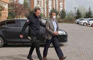 Evlilik düşüncesinden vazgeçiremediği kızını...