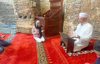 Ezan sesinden etkilenen Ukraynalı kadın Müslüman...