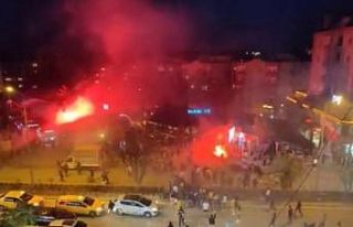 Fenerbahçe ve Galatasaray taraftarı birbirine girdi