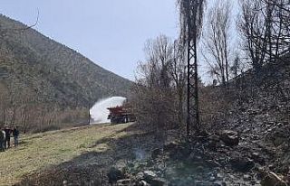 Fırtınanın kopardığı elektrik telleri yangın...