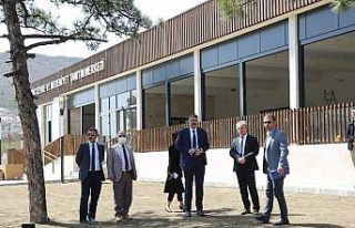 Frig Çevre ve Medeniyet Tanıtım Merkezi’ni inceledi