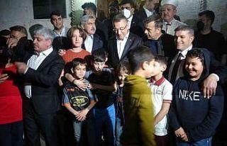 Fuat Oktay Hatay’da vatandaşlarla buluştu