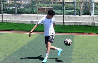 Futbol tutkuları için 2 bin 500 kilometre uzağa,...