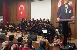 Gediz’de kursiyerlerden Türk Halk Müziği konseri
