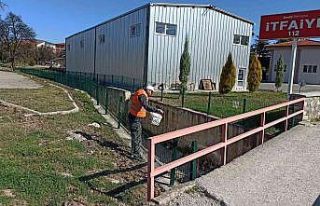 Gediz’de larva ile mücadele başladı