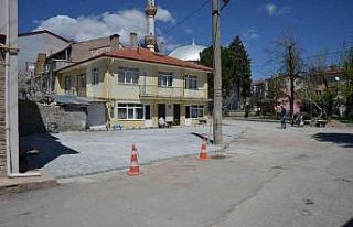 Gediz’de yol, yaya yolu ve cep otopark çalışmaları...