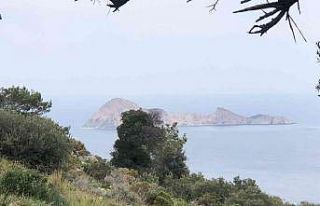 Gelidonya Feneri çöplüğe döndü