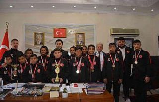 Genç güreşçilerden Kaymakam Çelik’e ziyaret