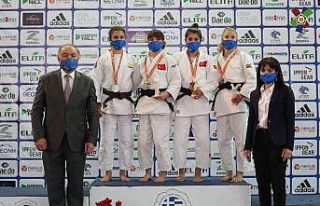 Genç judocular Avrupa’dan madalyalarla döndü