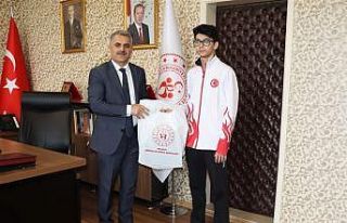 Genç şampiyon olimpiyatlara hazırlanıyor