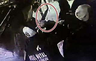 Gençler arasındaki ‘yan bakma’ kavgasında kan...