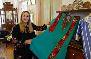 Geri dönüştürdükleri eski giyim eşyalarından...