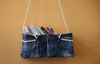 Geri dönüşüm malzemelerinden kütüphane yaptılar