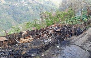 Giresun’da bir ev yanarak kullanılmaz hale geldi